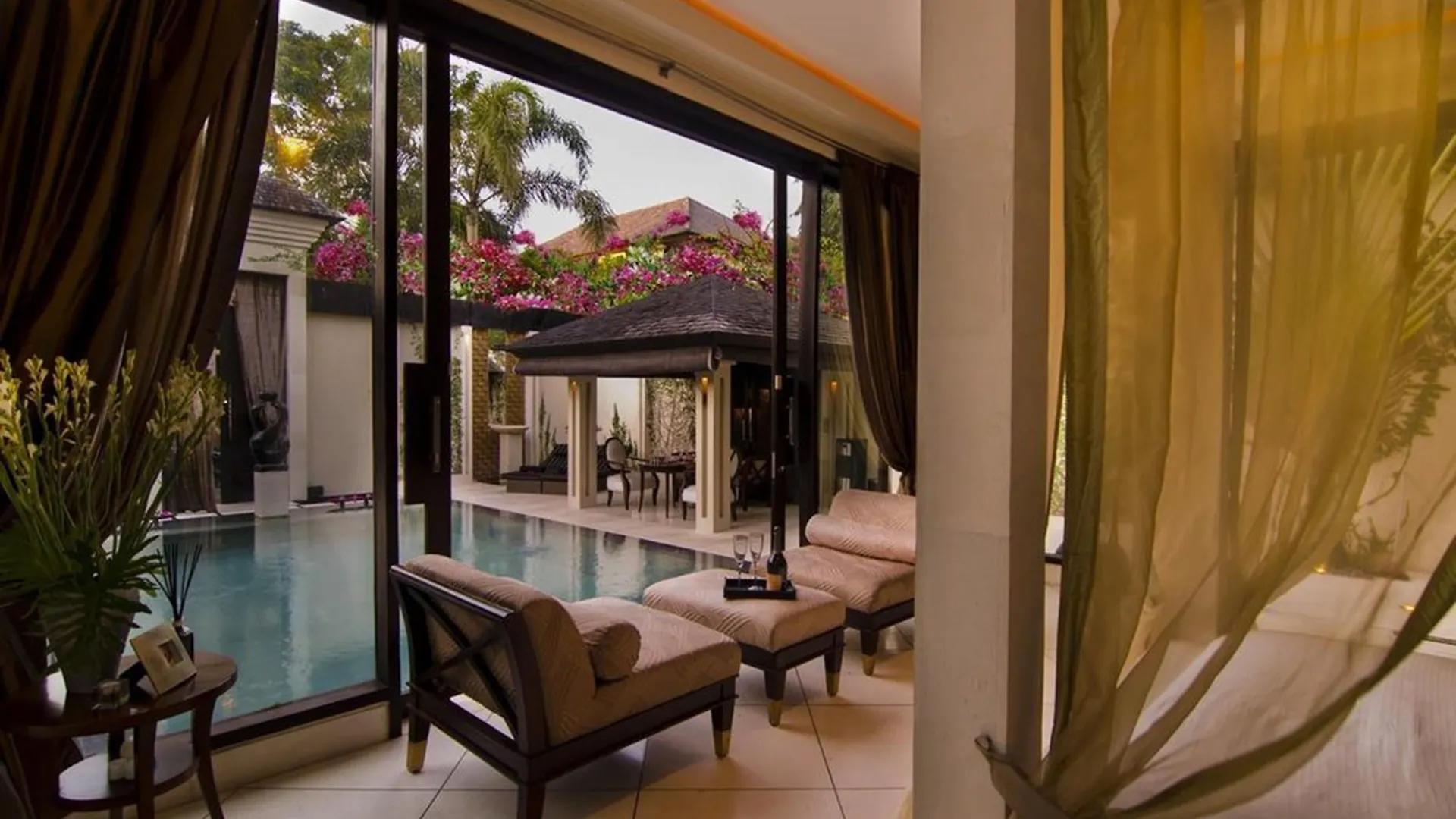 Villa One Seminyak  סמיניאק
